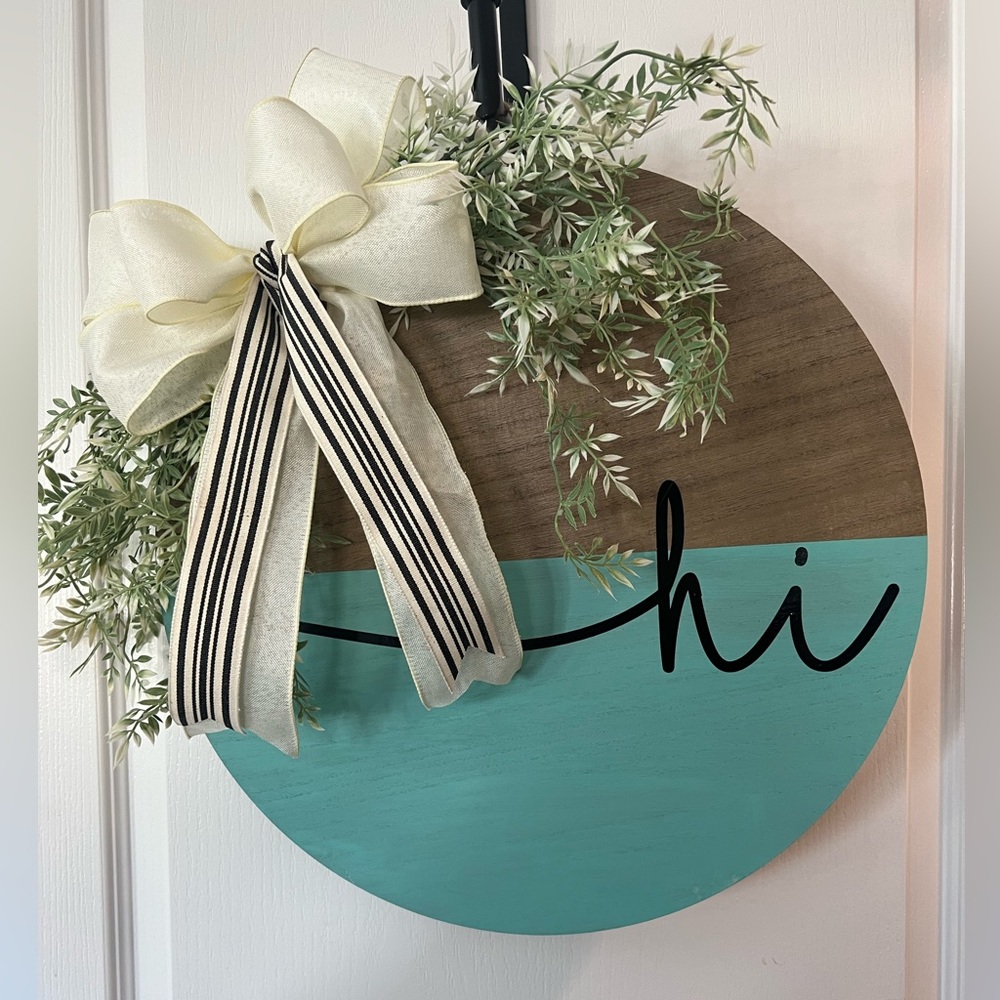 “Hi” Wooden Door Sign